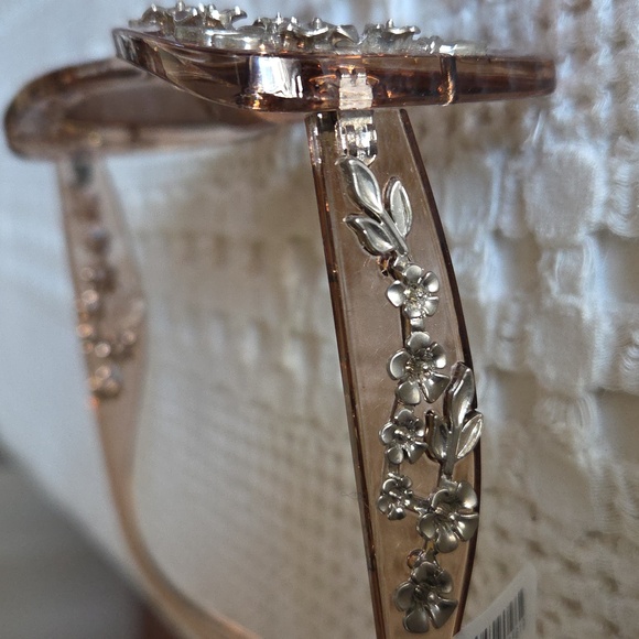 Anthropologie Floral Trimmed Cat Eye Polarized Sunglasses in Neutral - Picture 6 of 10